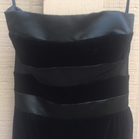 Vintage Victor Costa Strapless Velvet Dress - Picture 3 of 5